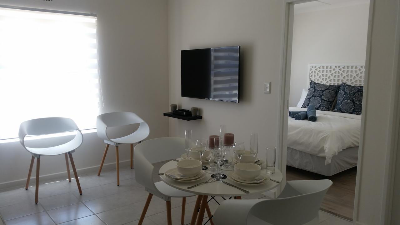 Coral Sands On Muizenberg Apartment Екстериор снимка